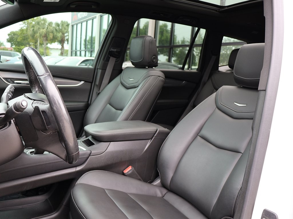Vehicle image 34 of 66