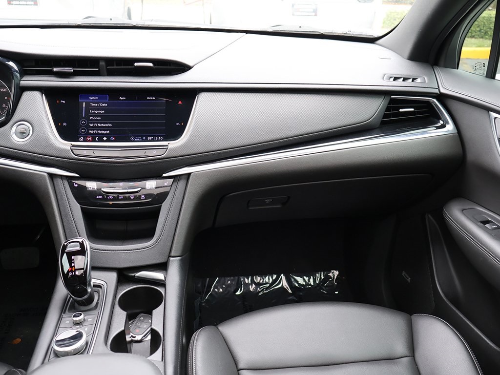 Vehicle image 44 of 66