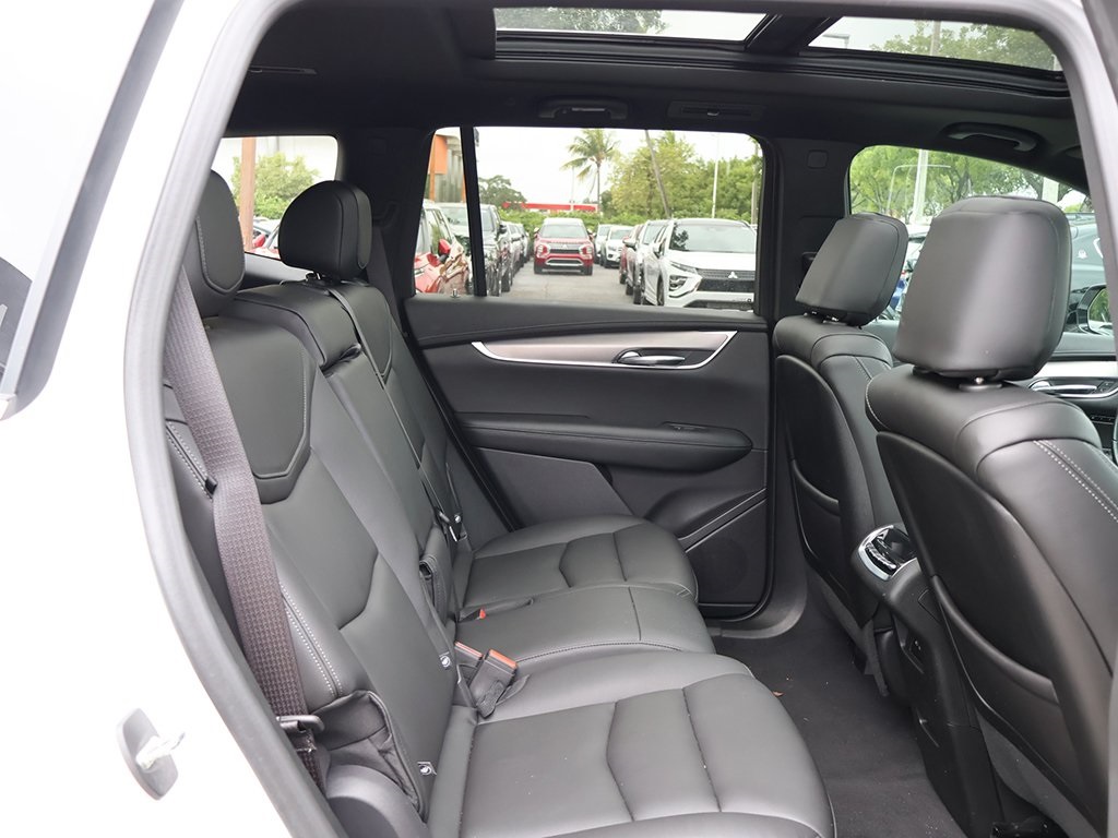 Vehicle image 42 of 66