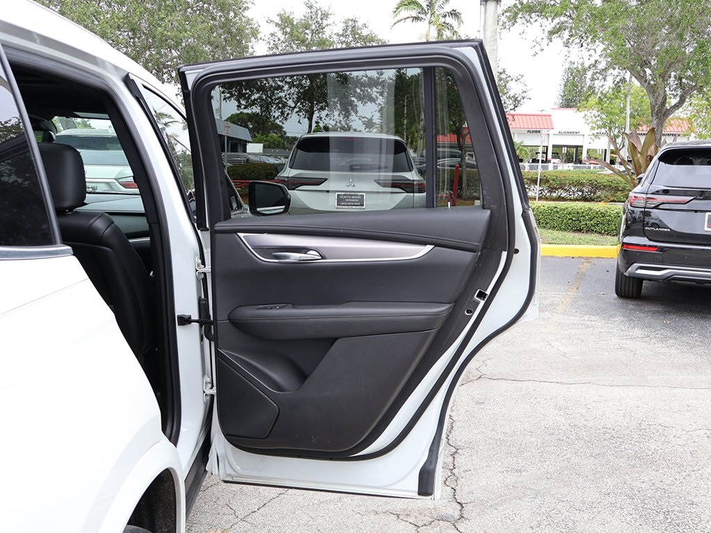 Vehicle image 31 of 66