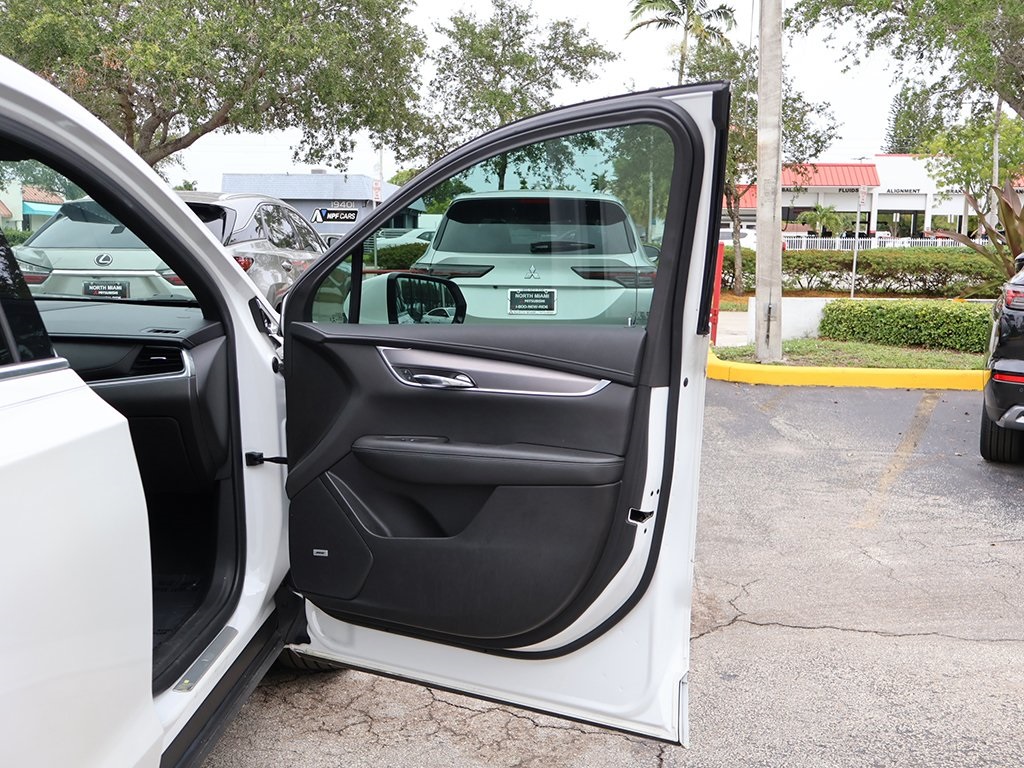 Vehicle image 29 of 66