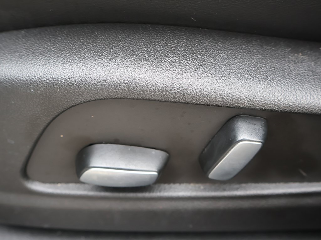 Vehicle image 38 of 66