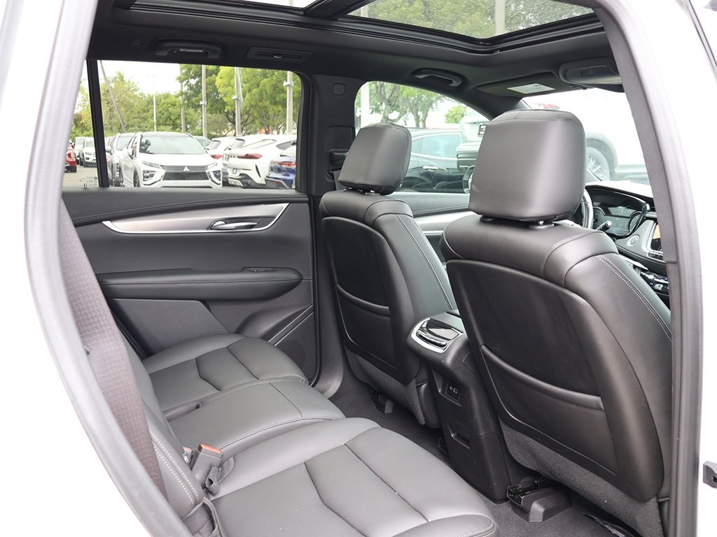 Vehicle image 40 of 66