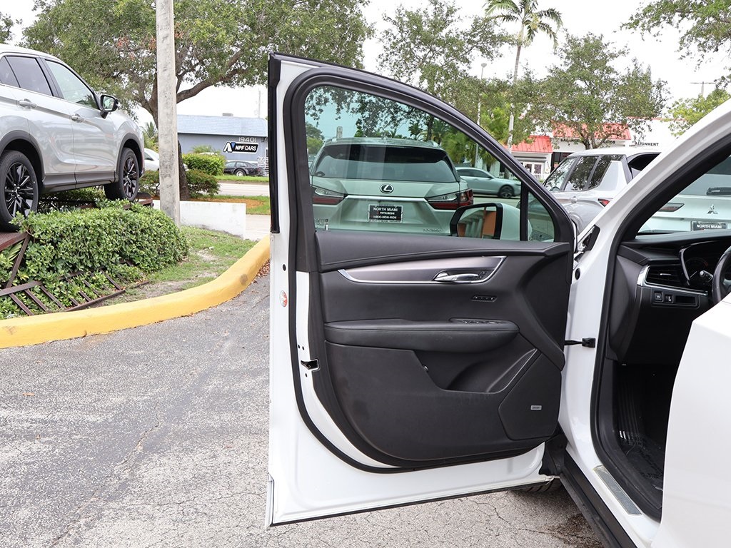Vehicle image 28 of 66