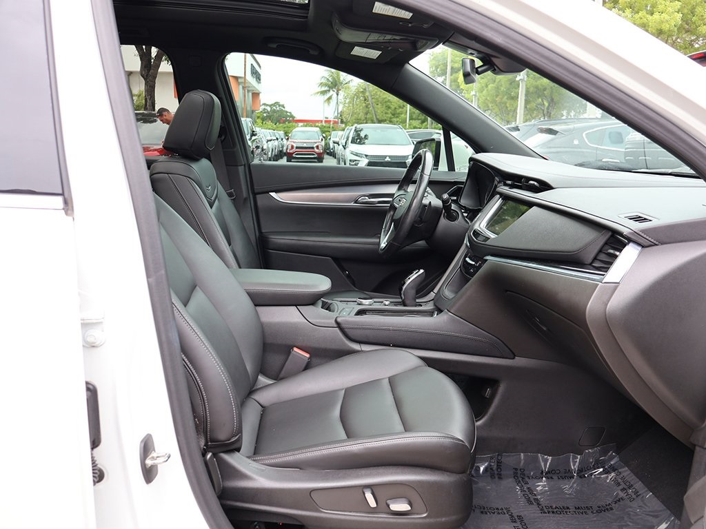 Vehicle image 35 of 66