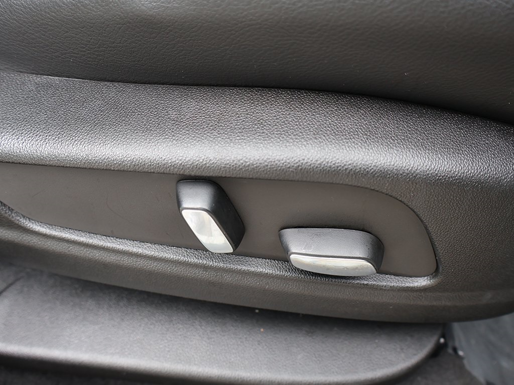 Vehicle image 39 of 66