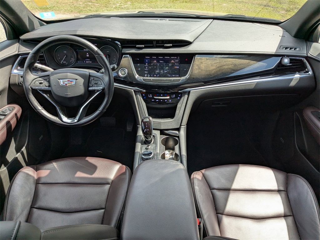 Vehicle image 17 of 32