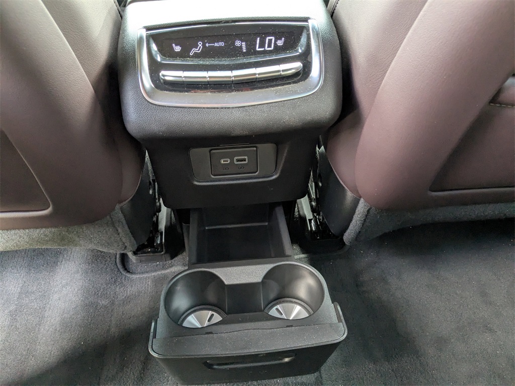 Vehicle image 15 of 32
