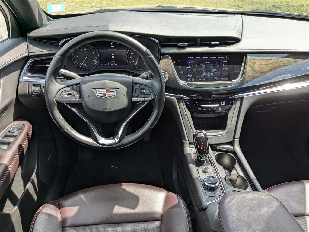 Vehicle image 18 of 32