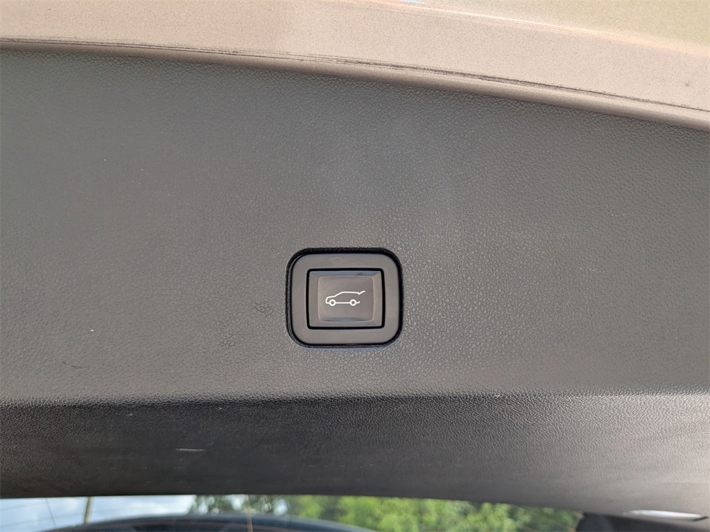 Vehicle image 12 of 32