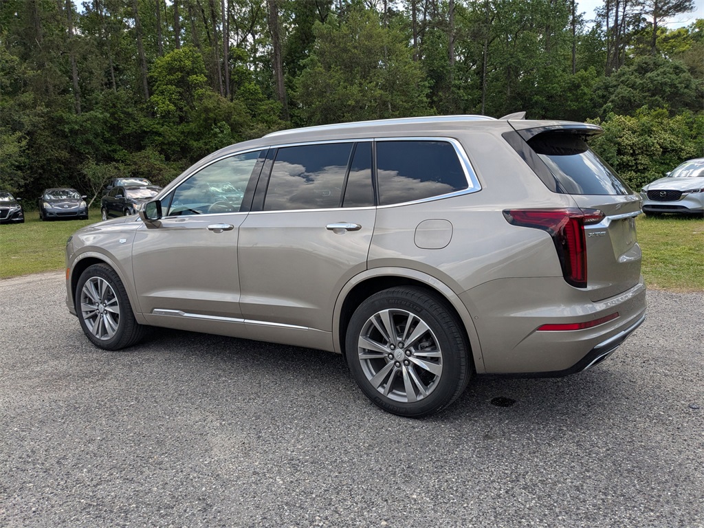 Vehicle image 8 of 32
