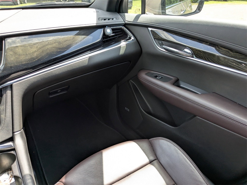 Vehicle image 19 of 32