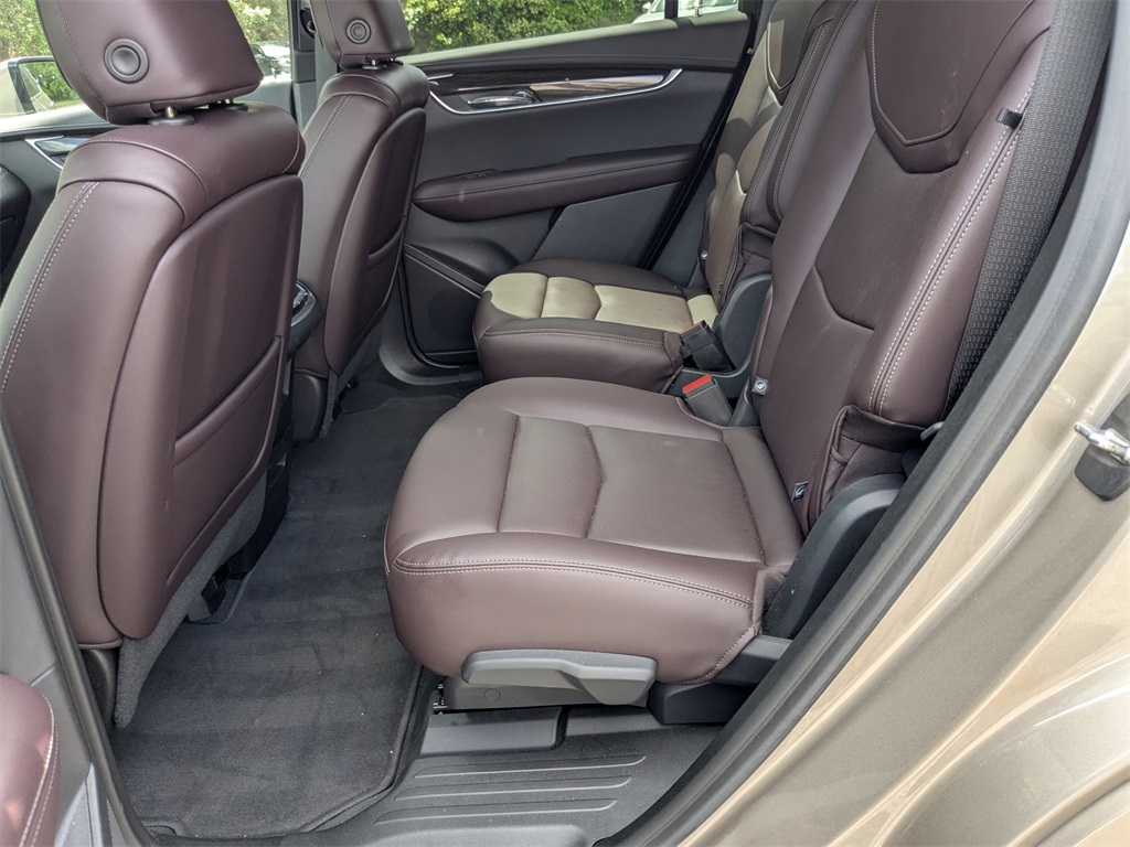 Vehicle image 14 of 32