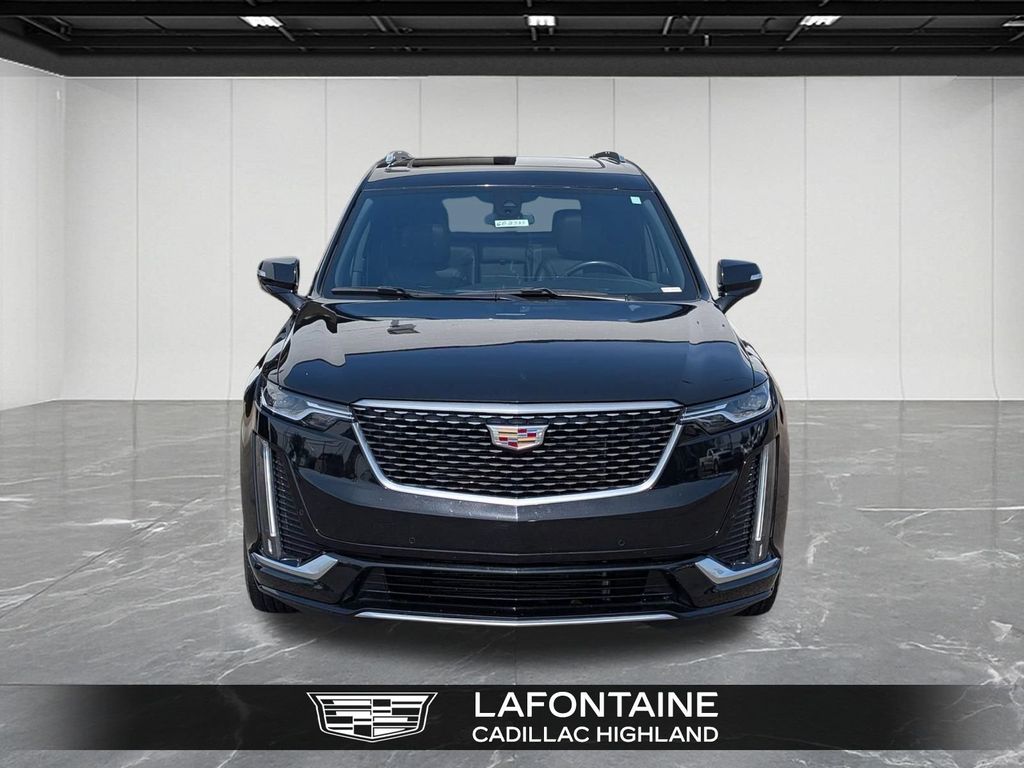 2022 Cadillac XT6 Premium Luxury Image 3 of 34