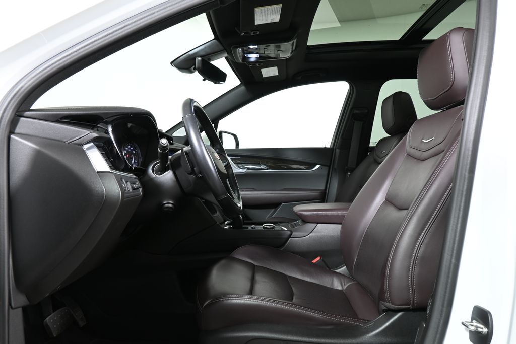 Vehicle image 4 of 7