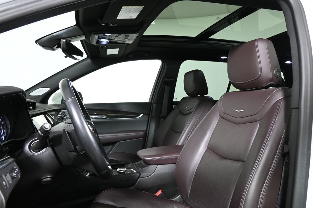 Vehicle image 6 of 7