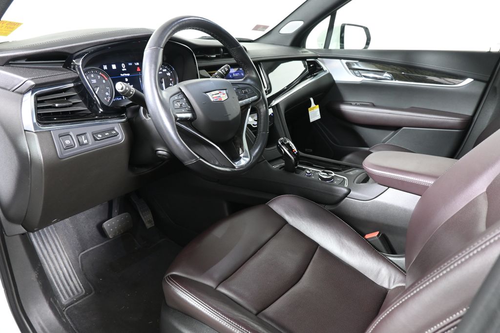 Vehicle image 5 of 7