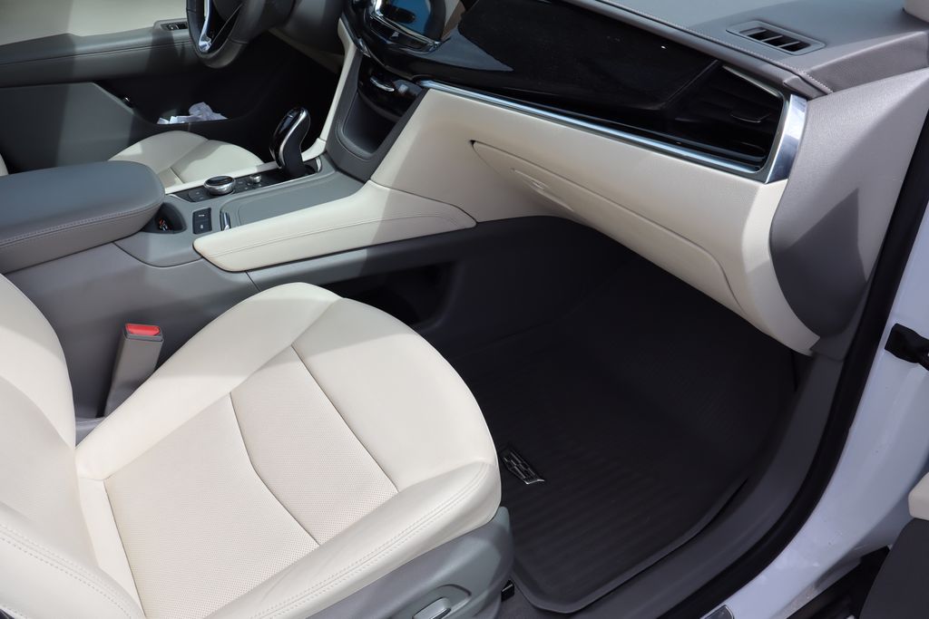 Vehicle image 41 of 43