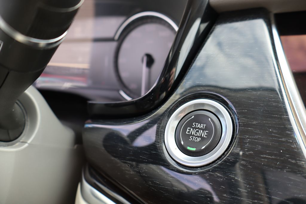 Vehicle image 19 of 43