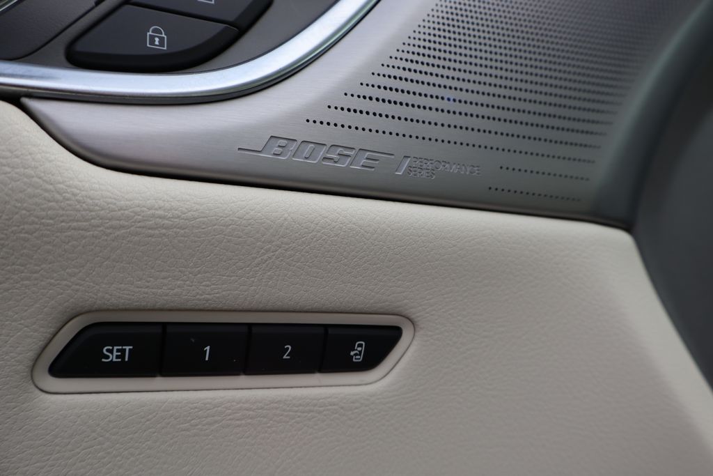 Vehicle image 11 of 43
