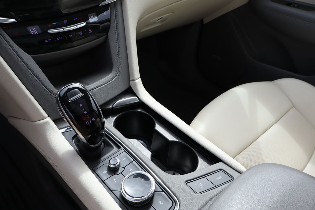 Vehicle image 24 of 43