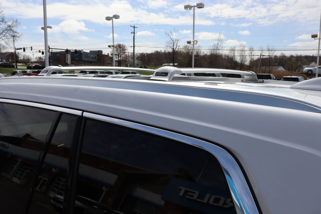 Vehicle image 28 of 43
