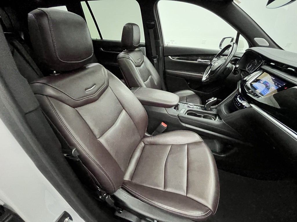 Vehicle image 13 of 42