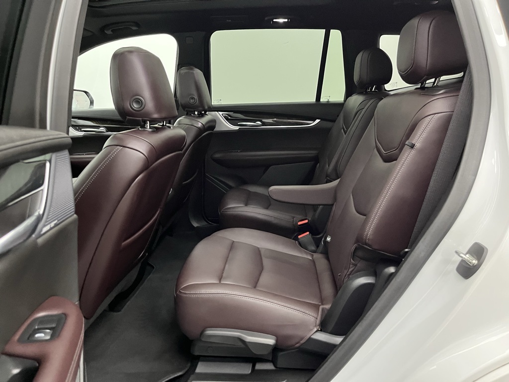 Vehicle image 15 of 42