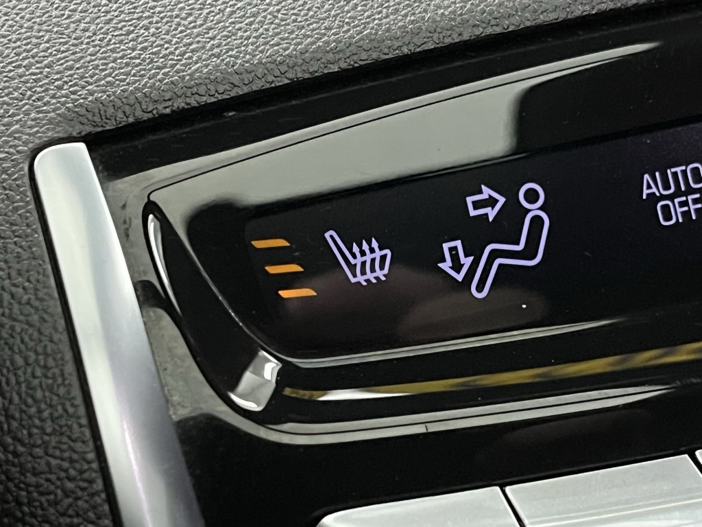 Vehicle image 41 of 42