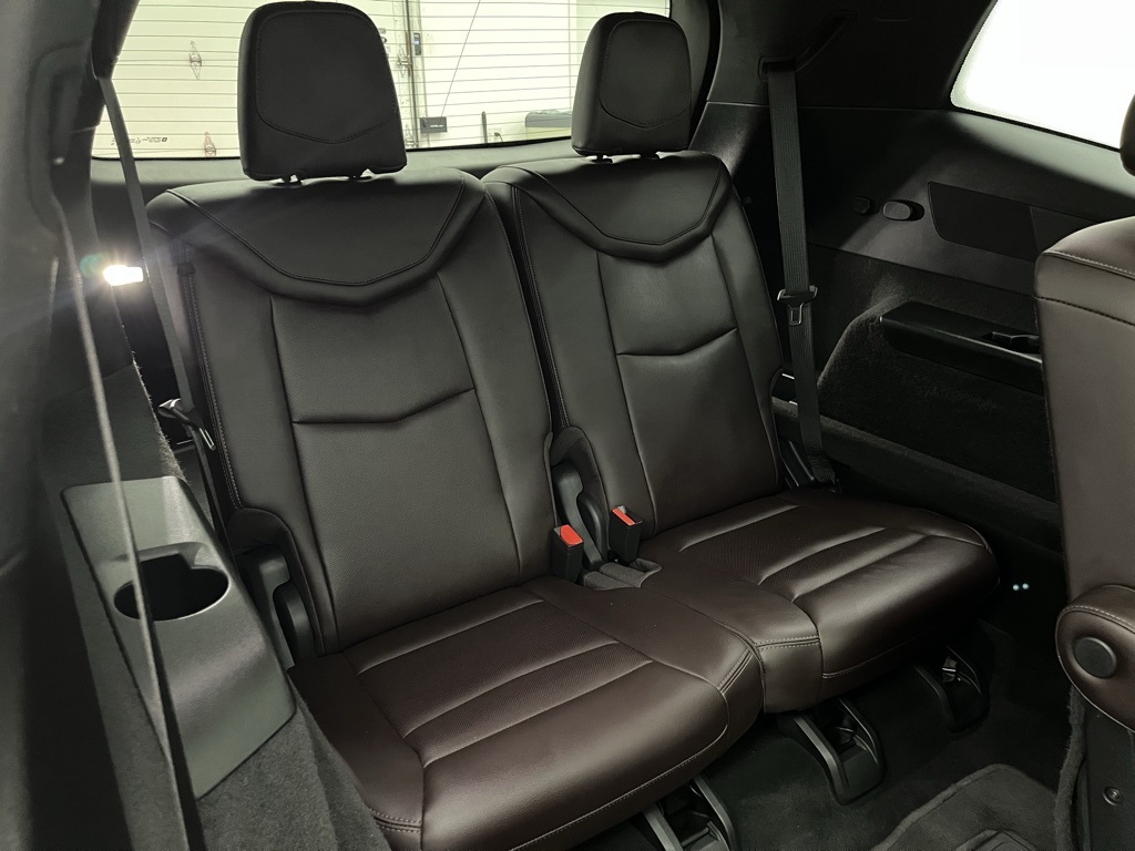 Vehicle image 11 of 42