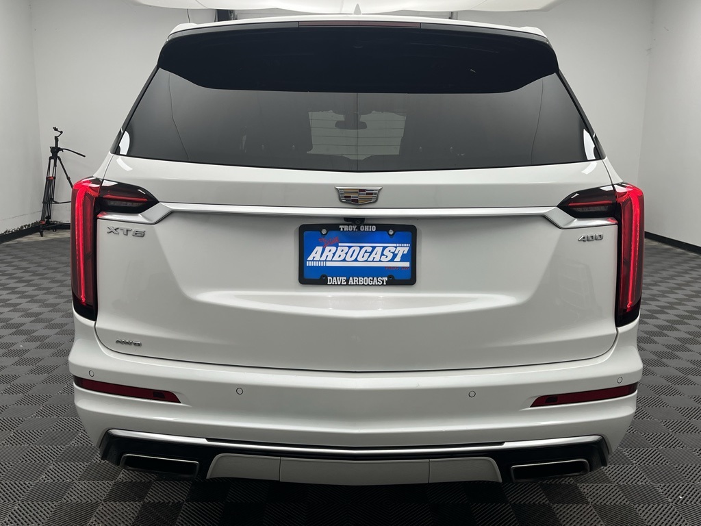 Vehicle image 10 of 42