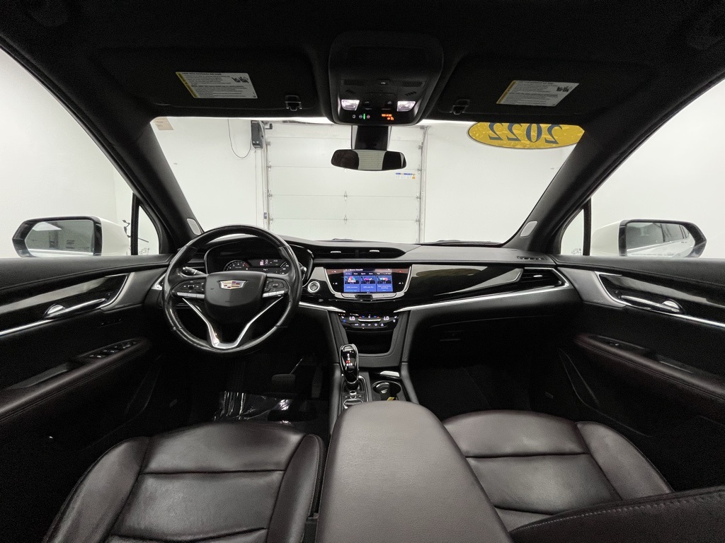 Vehicle image 19 of 42