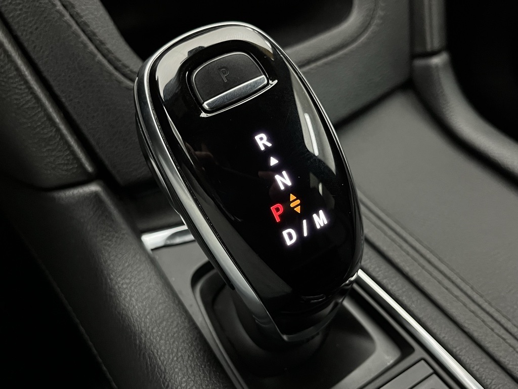 Vehicle image 40 of 42
