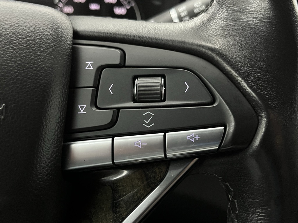 Vehicle image 30 of 42