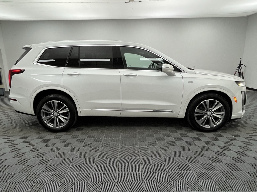 Vehicle image 4 of 42