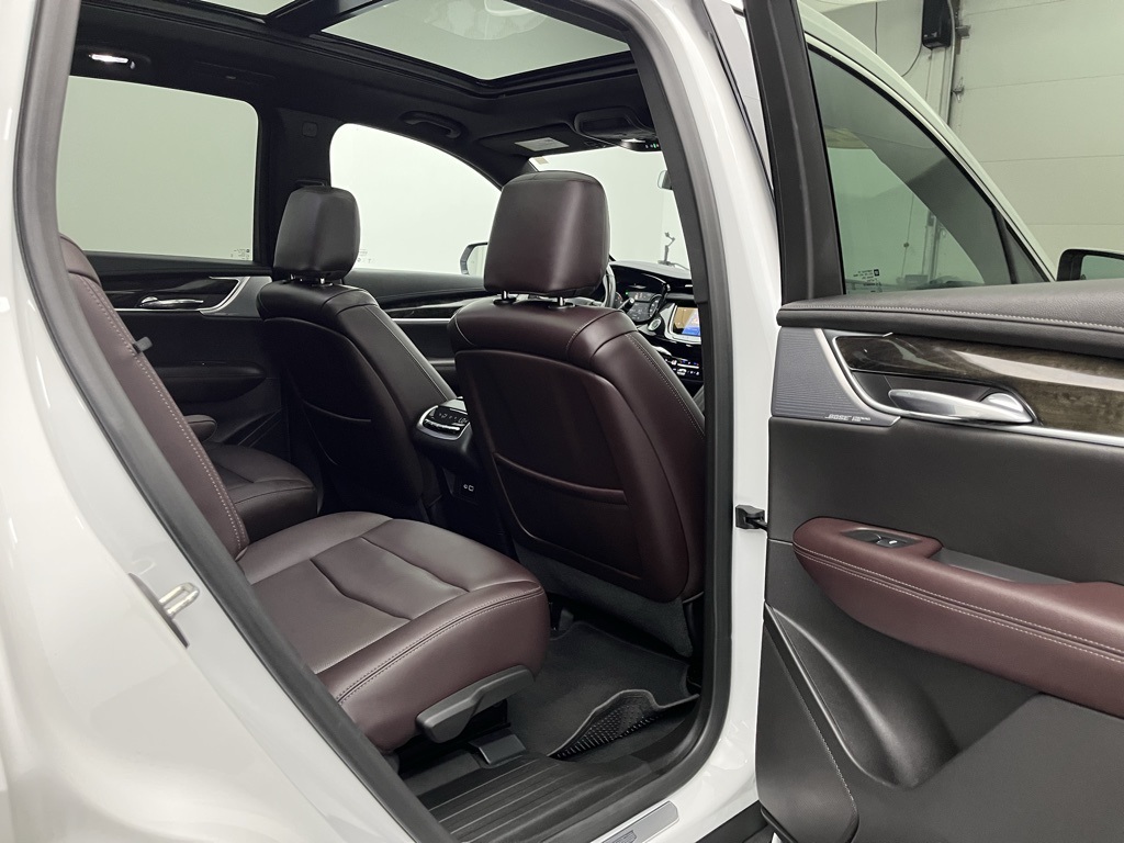 Vehicle image 14 of 42