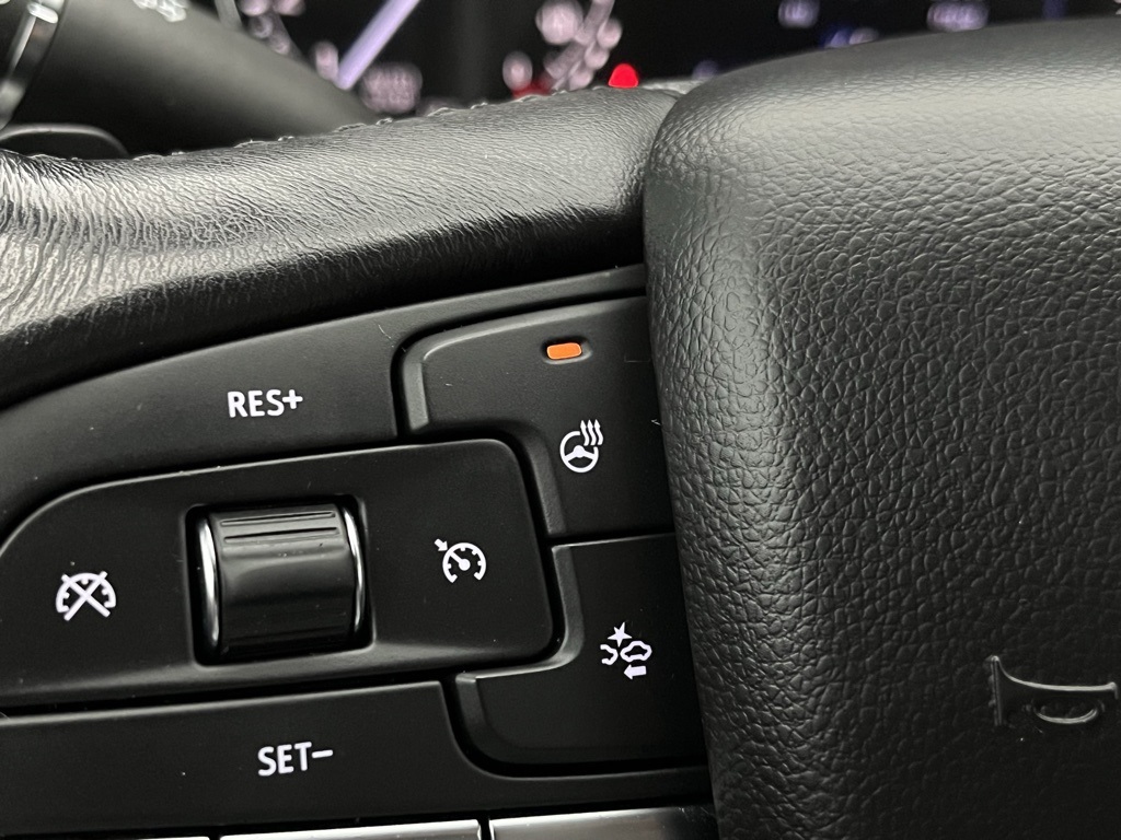 Vehicle image 31 of 42