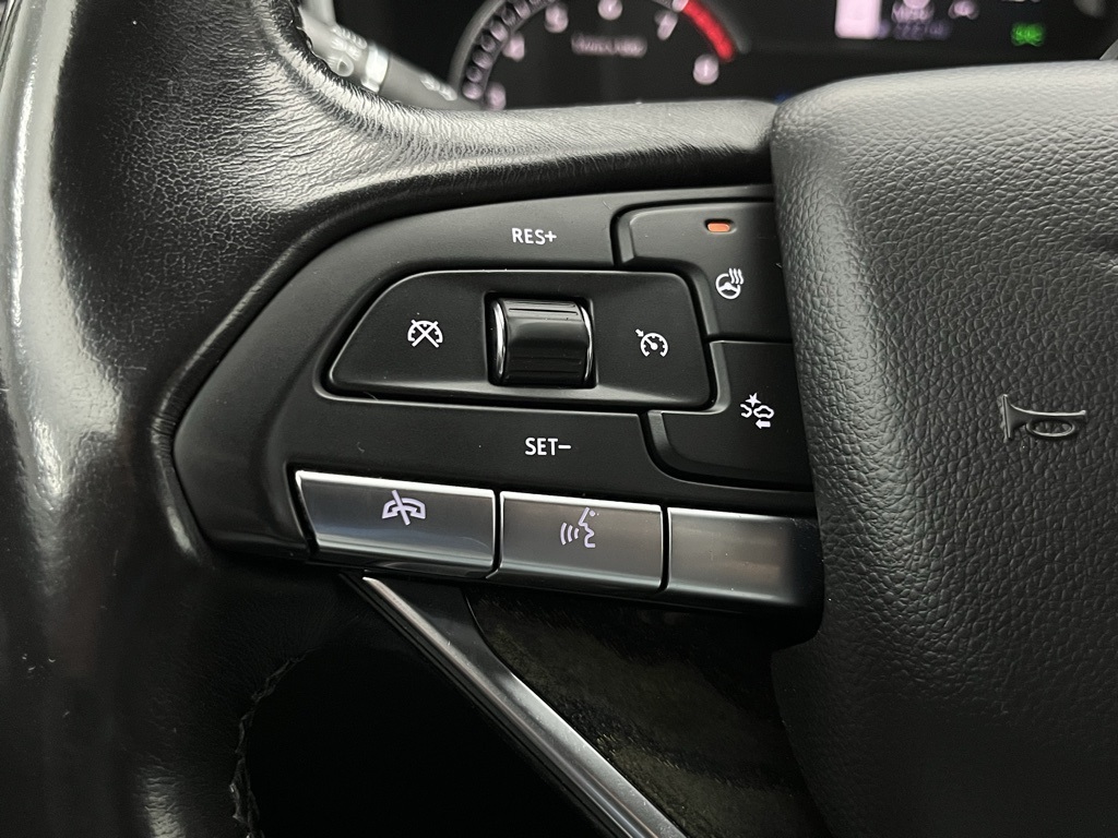Vehicle image 29 of 42