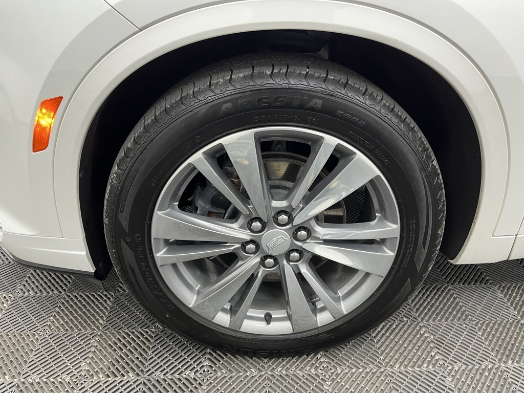 Vehicle image 8 of 42
