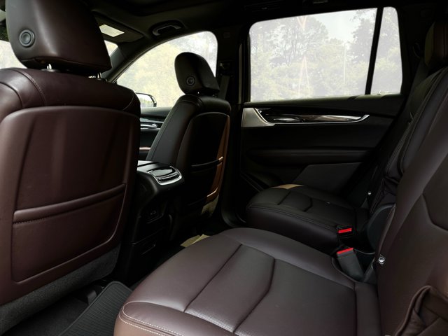 Vehicle image 28 of 34