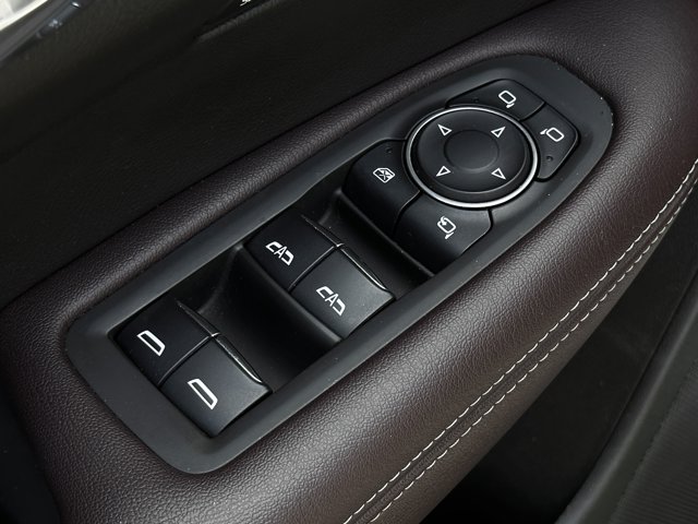 Vehicle image 12 of 34