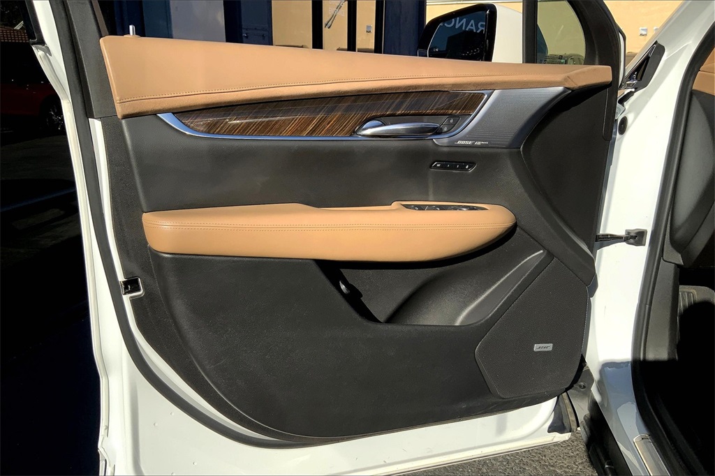 Vehicle image 23 of 37
