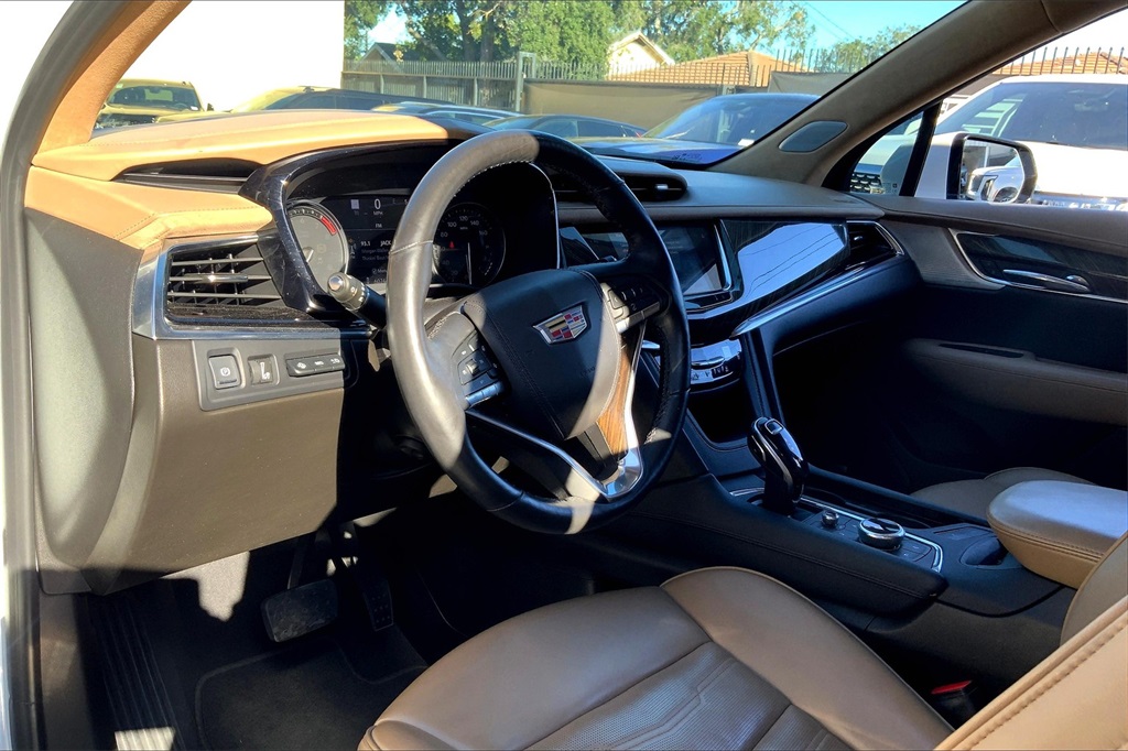 Vehicle image 16 of 37