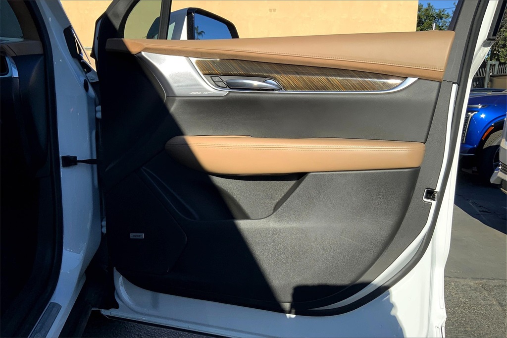 Vehicle image 14 of 37