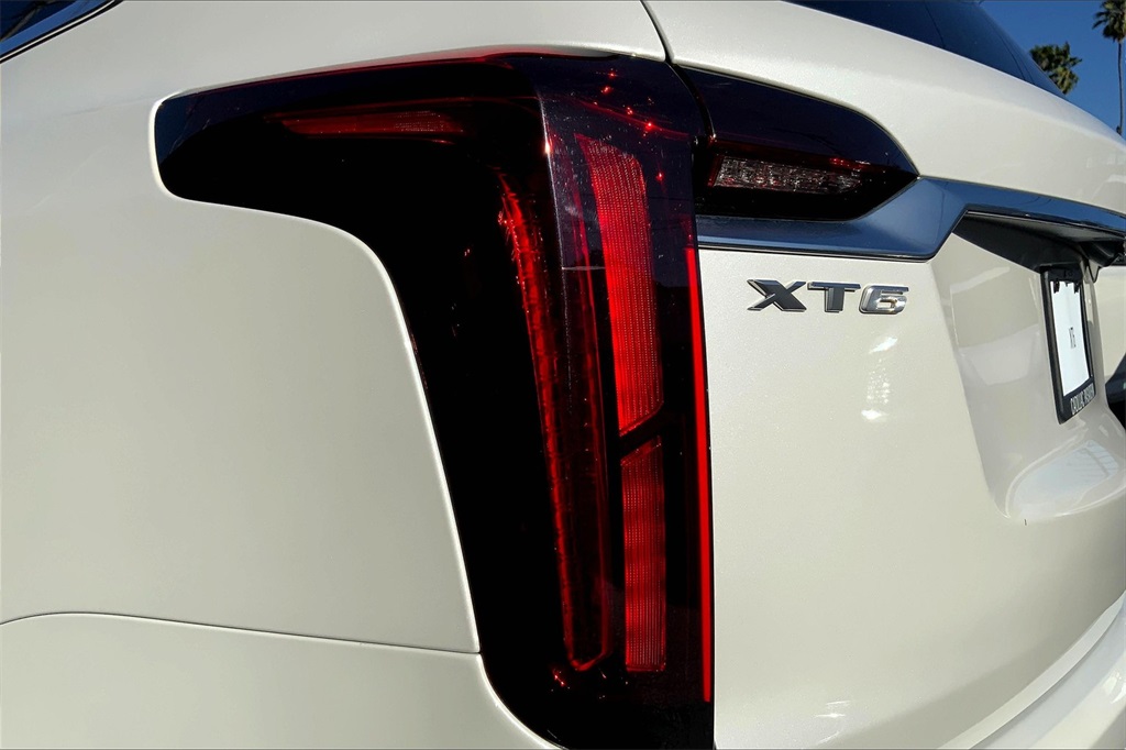 Vehicle image 24 of 37