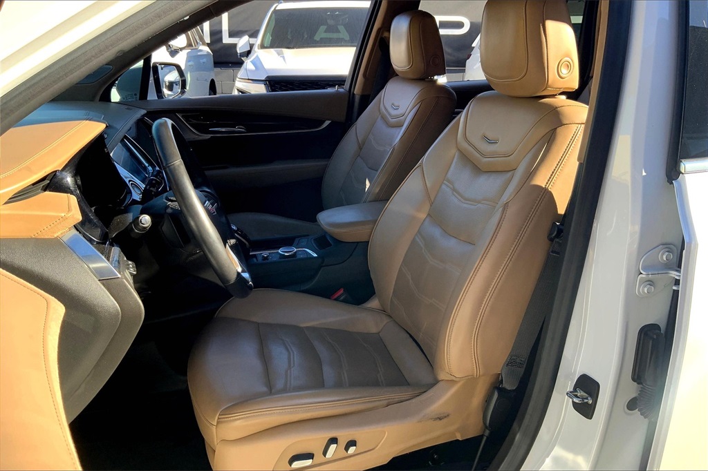 Vehicle image 13 of 37