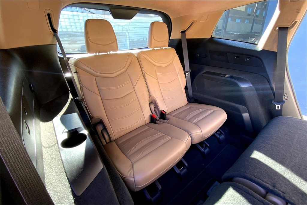 Vehicle image 9 of 37