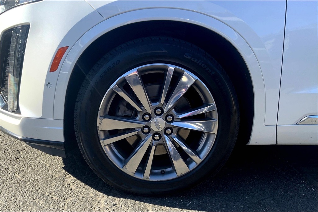 Vehicle image 8 of 37