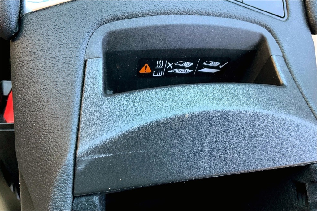 Vehicle image 29 of 37