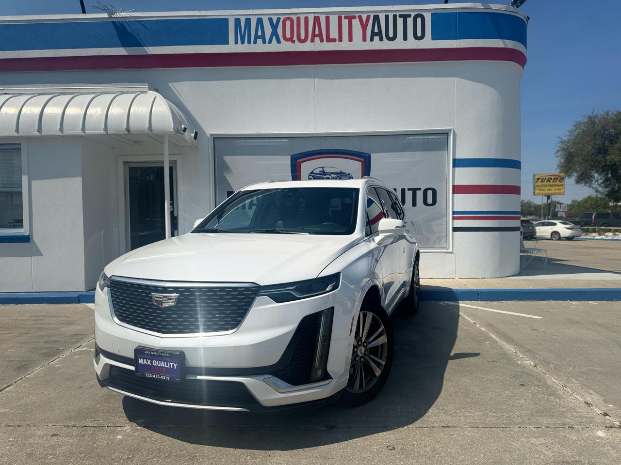 2022 Cadillac XT6 Premium Luxury Image 2 of 57